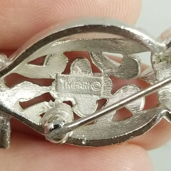 Vintage Crown Trifari Owl Bird Brooch, Signed Lapel Pin, Retro Estate - Picture 3 of 7